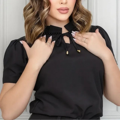Blusa Modesta Gola Alta Pérolas Trabalho — modelo modesto com detalhes em pérolas
