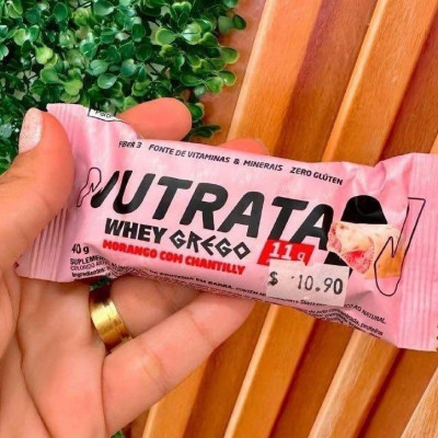 Barra Whey Grego Morango com Chantilly Nutrata - 12 Unidades