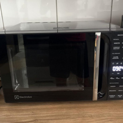 Micro-ondas Electrolux 23L Efficient