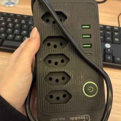 Extensão 5 Tomadas E 3 Usb 1 Led Bivolt