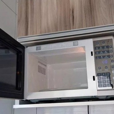 Micro-ondas Electrolux 31L Inox com Painel Integrado