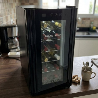 Adega Climatizada Brastemp para 12 Garrafas com Painel Touch All Black