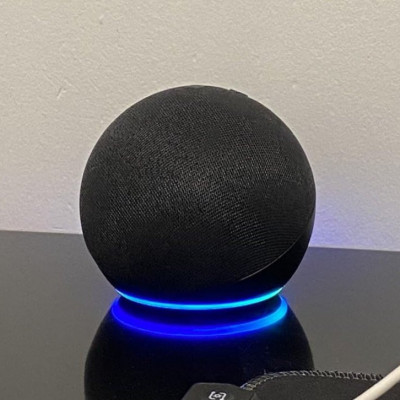 BOLINHA INTELIGENTE Echo Dot Smart speaker com Alexa