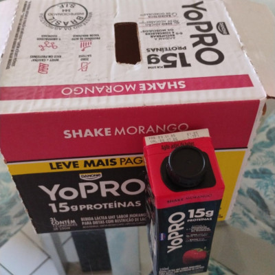 YoPRO Bebida Láctea UHT Morango 250ml 12 unidades