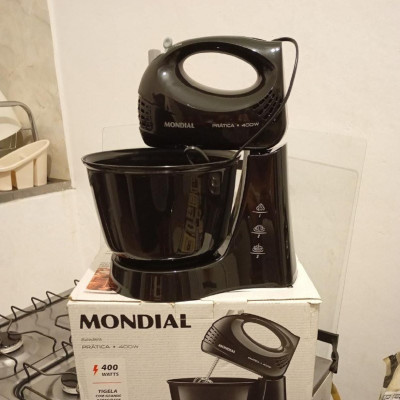 Batedeira Prática Mondial Preto 400W - 127/220v