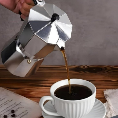 Cafeteira Italiana de Alumínio 6 Xícaras (300ml)