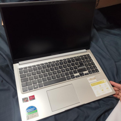 Notebook ASUS Vivobook 15 M1502YA Ryzen 7 8GB 512GB