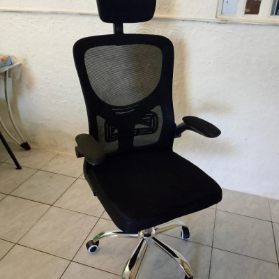 Cadeira Ergonômica Ravena Apoio Lombar Preto