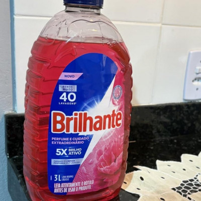 Brilhante Sabão Líquido Perfume e Cuidado Extraordinário 3L