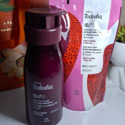 Kit Tododia Cereja Negra E Praliné: Creme Nutritivo Para O Corpo 400ml + Refil 400ml
