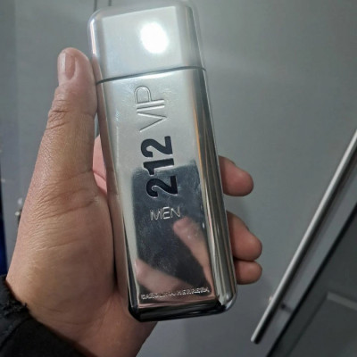 Carolina Herrera 212 VIP Men Edt