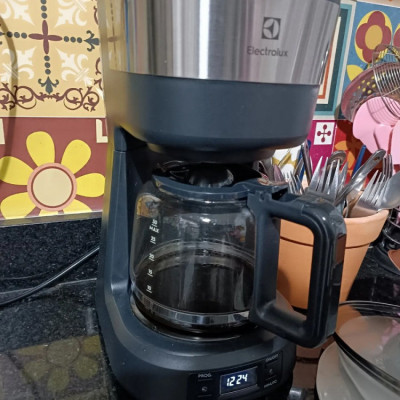Cafeteira Electrolux ECM25 Timer Preto/Inox