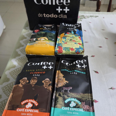 Kit 4 Pacotes Café Especial em Grãos 100% Arábica
