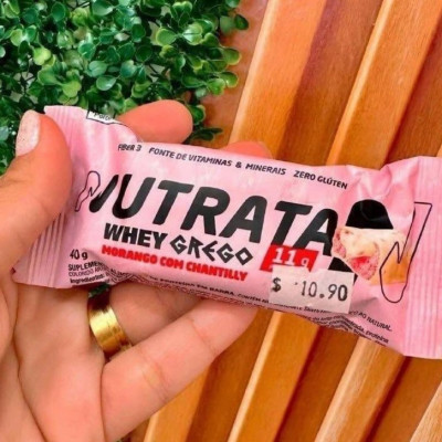 Barra Whey Grego Morango com Chantilly Nutrata - 12 Unidades