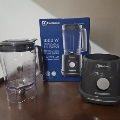 Electrolux Liquidificador 600W 2,7L 3 em 1 EBL700 127v