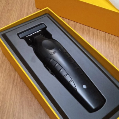 Máquina de Acabamento Profissional Kemei KM-2299