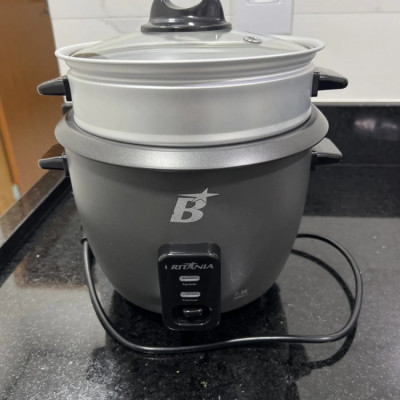 Panela elétrica Britânia BPA07 500W Preto
