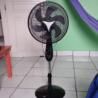 Ventilador de Coluna Britânia BVT350 Maxx Force 75W 127V