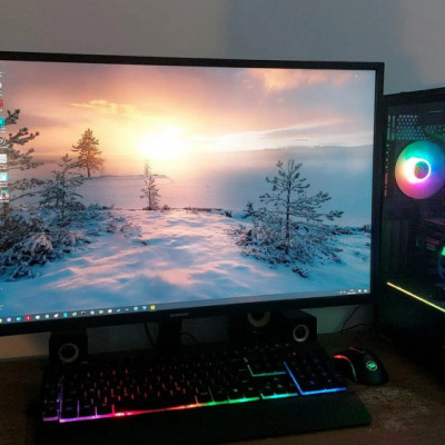 Monitor Samsung UJ59 32 UHD VA 60Hz FreeSync