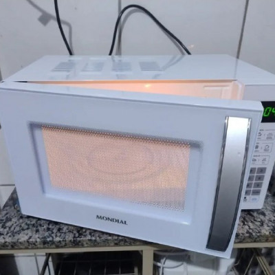 Micro-Ondas Mondial 1200W 21L 110V