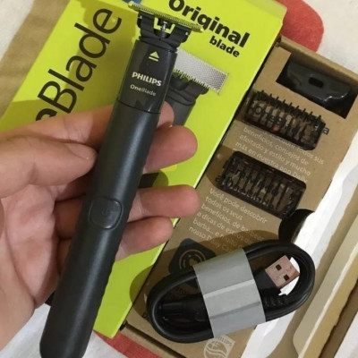 Barbeador e Aparador Elétrico Philips OneBlade com Pente 5 em 1 e À Prova D'Água
