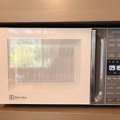 Micro-ondas Electrolux Branco 23L Efficient 127/220V