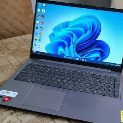 Notebook Lenovo Ideapad Slim 3 Ryzen 5 8GB 512GB