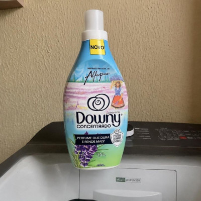 Amaciante de Roupa Concentrado Downy Seiva de Alfazema 1,5L