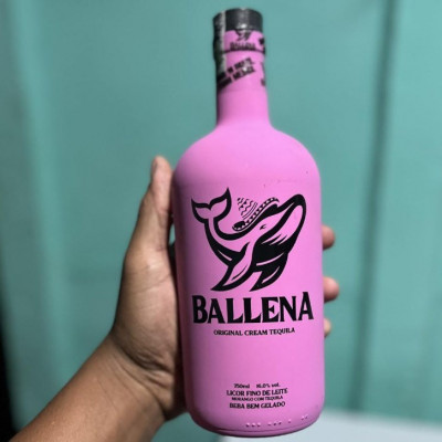 🍓 Licor Ballena Morango 750ml