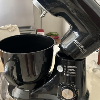 Batedeira Planetária Power Plus Britânia 4.5L