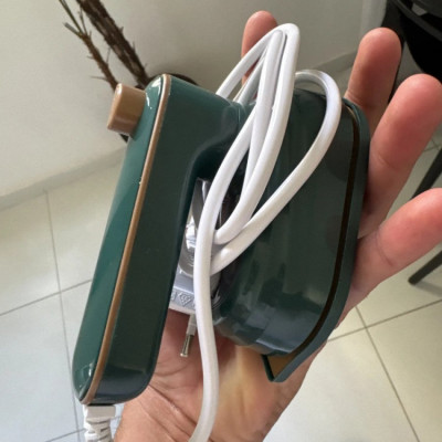 Mini Ferro De Passar Roupa A Vapor Bivolt Verde