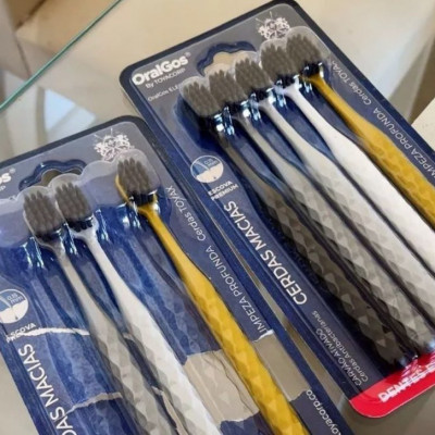 🪥  OralGos Escova Premium com Cerdas de Carvão - 5 unidades