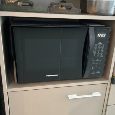 Microondas Panasonic Black Glass 34L