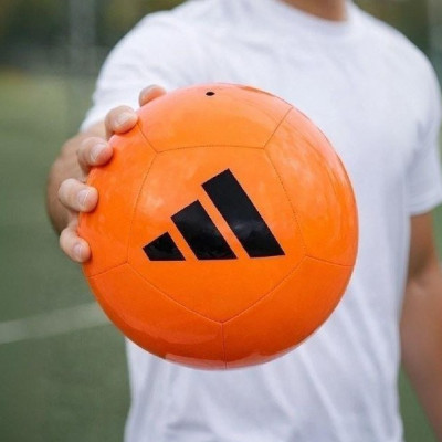 Bola de Futebol Adidas
