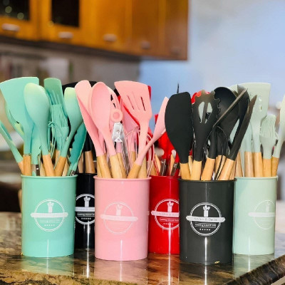 🍽️ Kit com 12 Utensílios de Cozinha Silicone Cabo Madeira