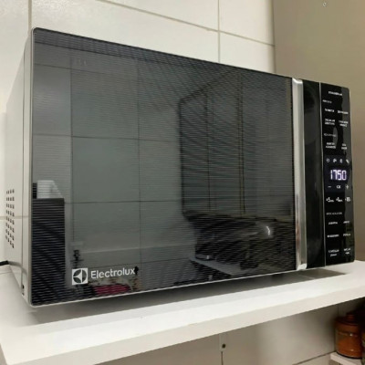 Micro-ondas Electrolux Prata 23L Efficient ME23S