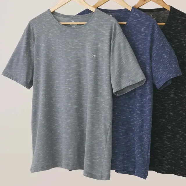 Kit 3 Camisetas Básicas Masculinas Com Bordado Hering — simplicidade e versatilidade