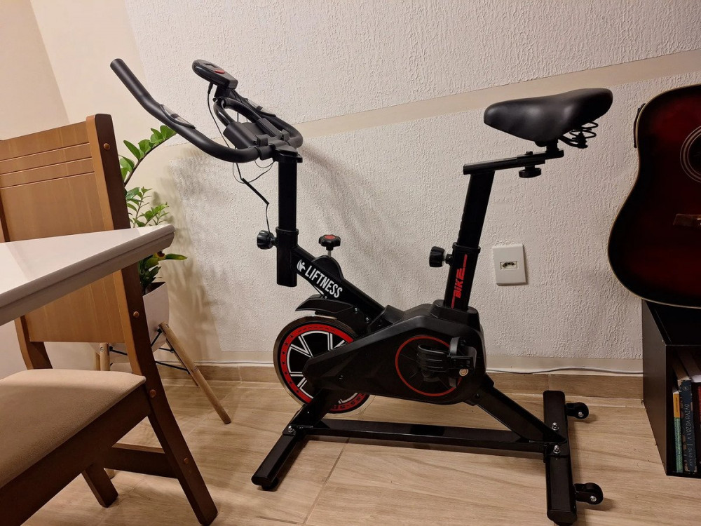 Bicicleta Ergométrica Spinning com LCD