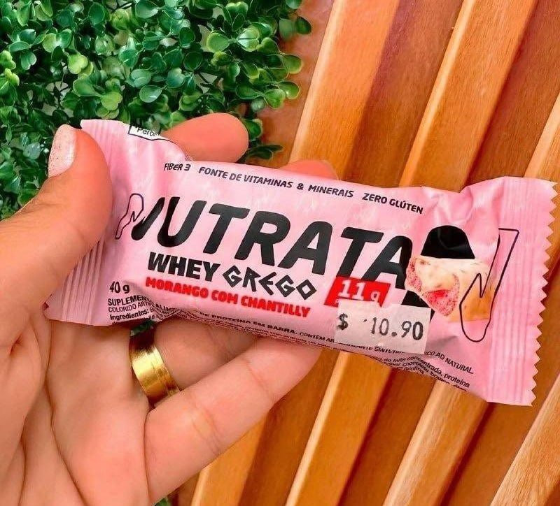 Barra Whey Grego Morango com Chantilly Nutrata - 12 Unidades