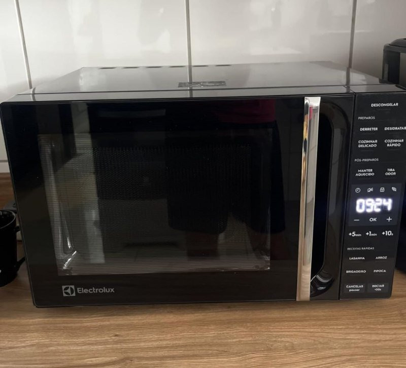 Micro-ondas Electrolux 23L Efficient