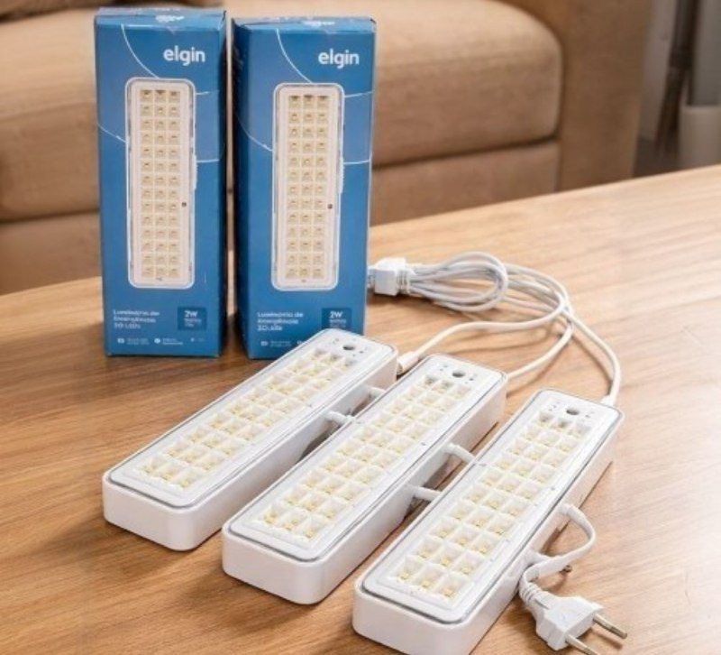 Luminárias Emergência Elgin Recarregável Lampada 30 Leds