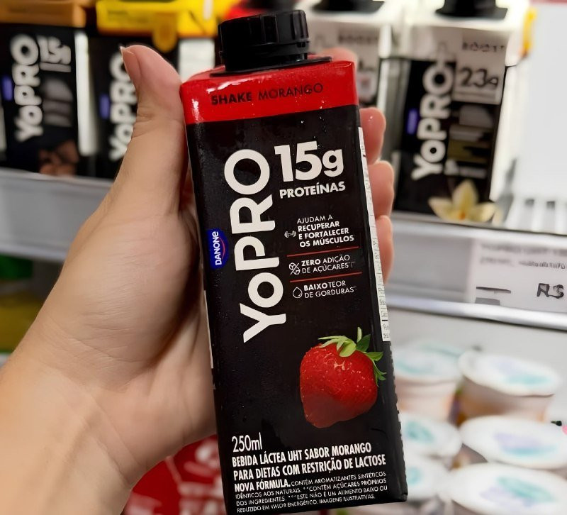 YoPRO Bebida Láctea UHT Morango, 15g de Proteínas - 12 unidades, 250ml