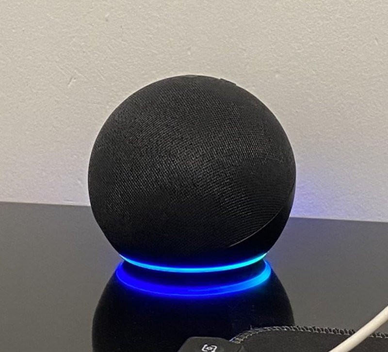 BOLINHA INTELIGENTE Echo Dot Smart speaker com Alexa