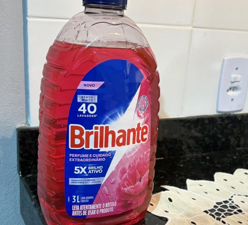 Brilhante Sabão Líquido Perfume e Cuidado Extraordinário 3L