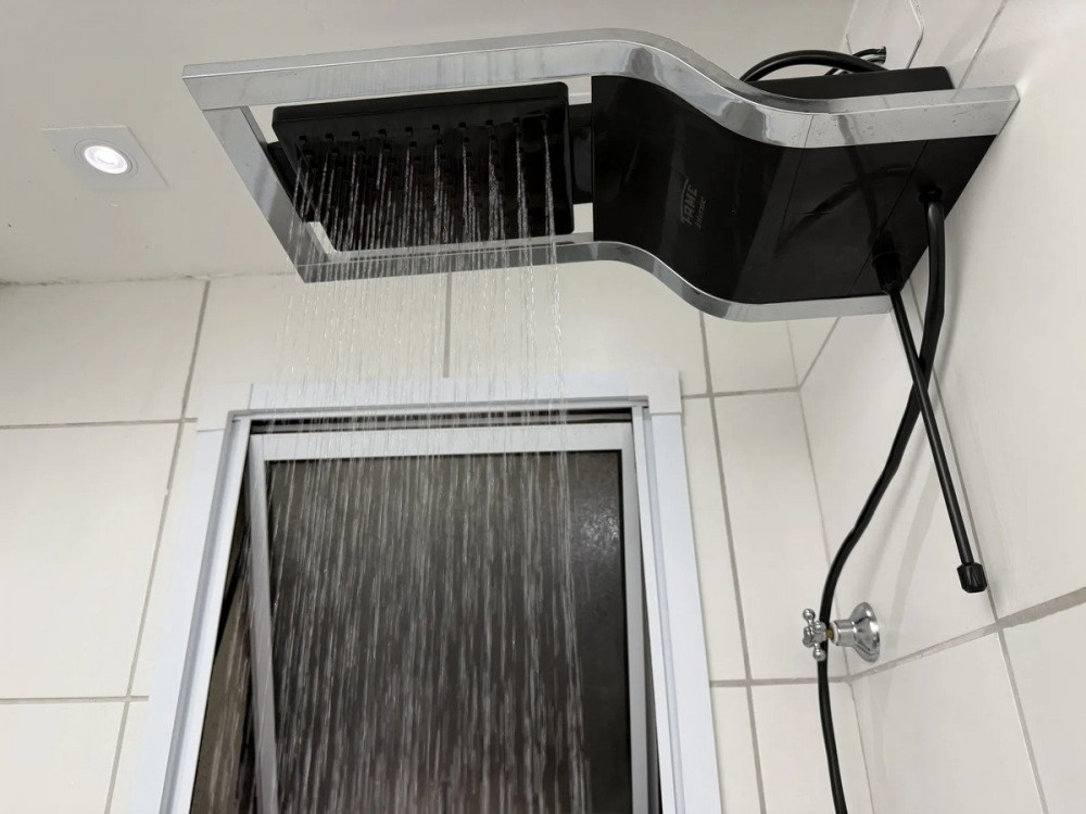 Ducha Eletrônica Intense Fame 5400W