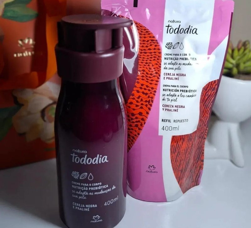Kit Tododia Cereja Negra E Praliné: Creme Nutritivo Para O Corpo 400ml + Refil 400ml