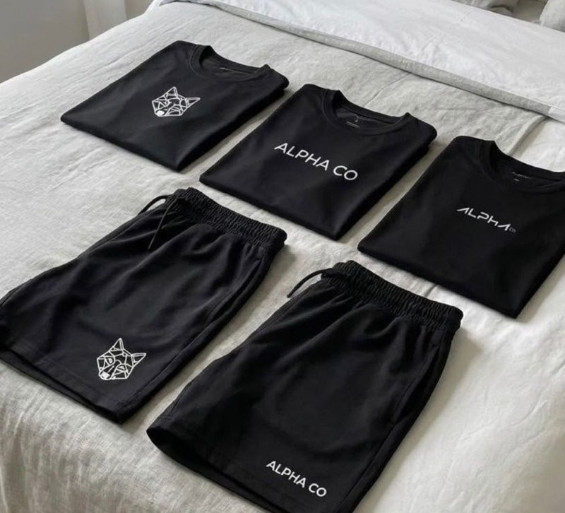 Kit 5 Peças All Black Dry: 3 Camisetas e 2 Bermudas Alpha