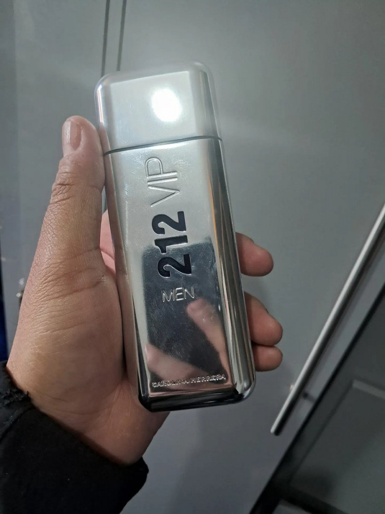 Carolina Herrera 212 VIP Men Edt