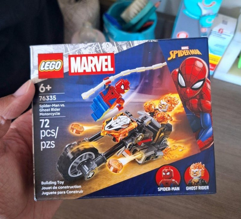 LEGO Marvel Homem-Aranha vs. Motocicleta Fantasma com Motocicleta