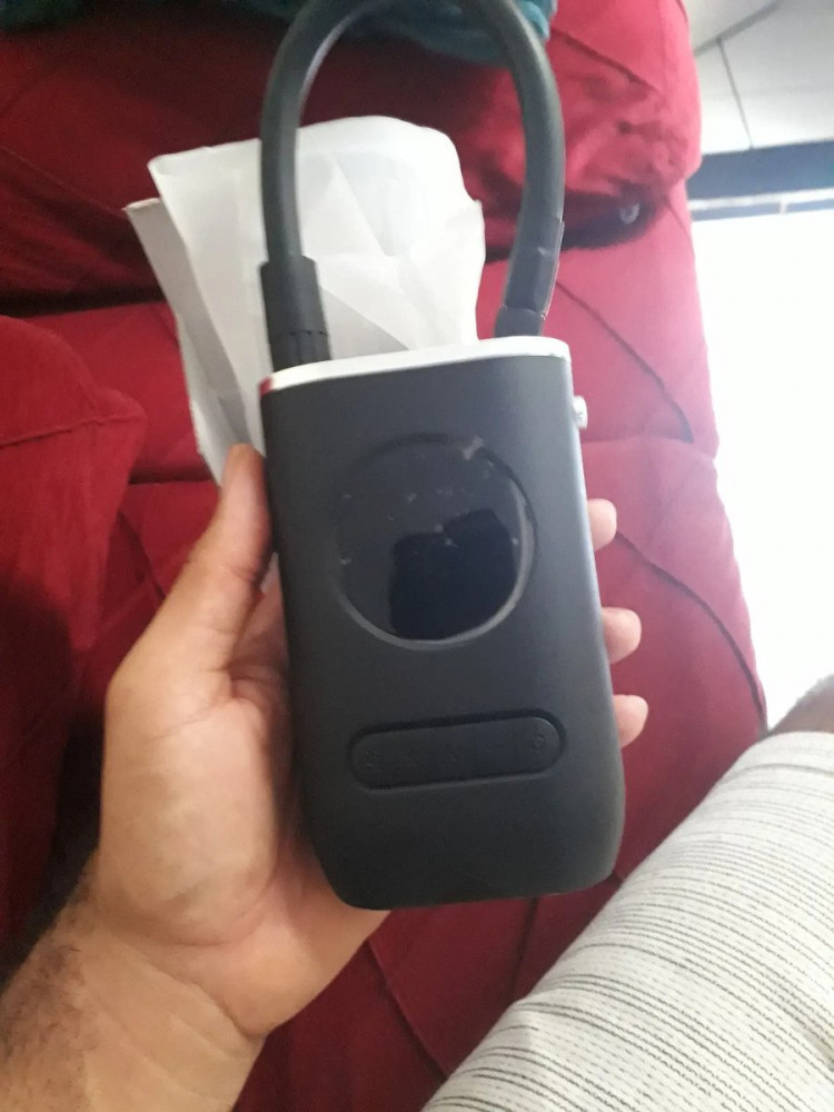 Mini Compressor Rezzet Portátil para Pneus
